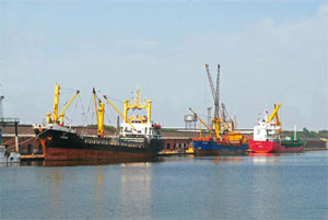 Kolkata Port Trust rebuts charges of law & order failure