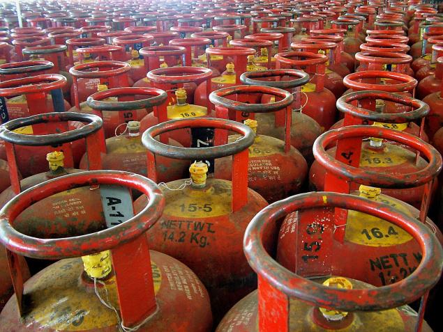 Government to allow only six subsidized cylinders per year