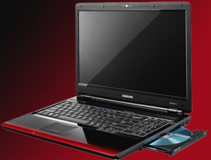 Large-display laptops offer energy-saving alternatives 