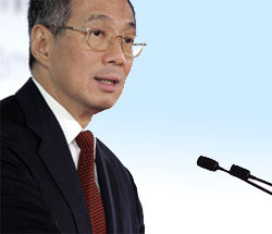 Singapore premier, state founder get compensation from magazine