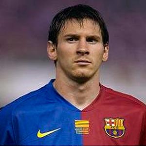 Barcelona triumph in Bernabeu after Clasico of three penalties