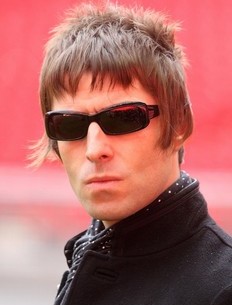 Liam Gallagher stays in touch with pet dog via phone!