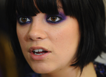 Lilly Allen’s advancing pregnancy makes her feel like a waddling penguin