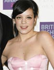 Lily Allen sets sex standards for potential beaus