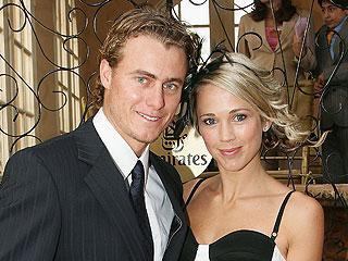 New Idea magazine apologises to Bec Hewitt over brother mix-up