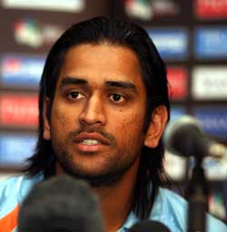 http://www.topnews.in/files/Mahendra-Singh-Dhoni.jpg