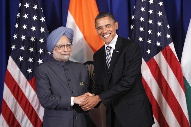  Manmohan Singh, Obama meet in Bali, pitch for strengthening bilateral strategic ties 