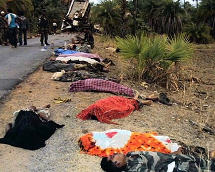 20 policemen and 20 civilians killed by Maoist rebels