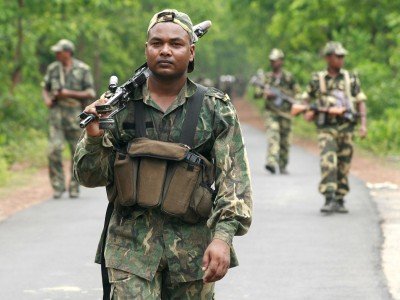 Rebels kidnap 14 after train attack