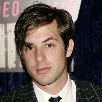 Mark Ronson, girlfriend get hitched…..for mag photoshoot