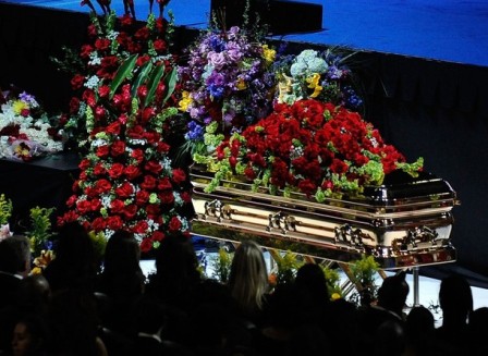 Michael-Jackson-coffin.jpg