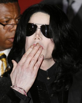 http://www.topnews.in/files/Michael-Jackson_0.jpg