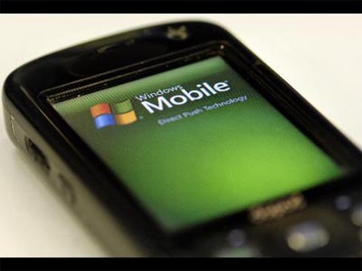 Microsoft aims 20 per cent share of NZ smartphone market by 2013