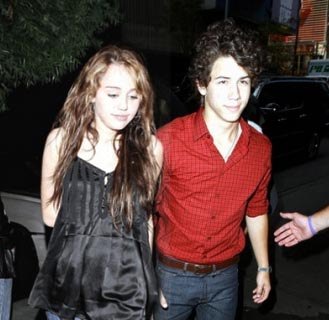 nick jonas and miley cyrus on a date