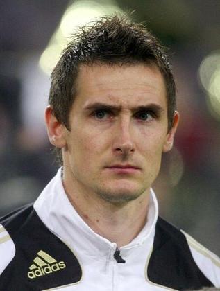 Klose in quarantine over swine flu 