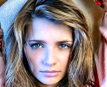 Mischa Barton Pictures