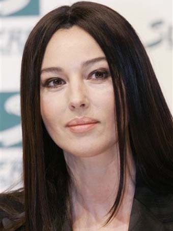 Hollywood Tour on Bellucci Admits That She Is Tired Of Hollywood   S Glitz And Glamour