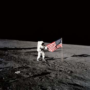 Moon landing fascinates even 40 years after "one small step"