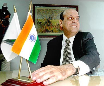 Navin Chawla new Chief Election Commissioner of India