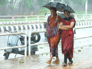 Incessant rain threatens floods in Orissa  