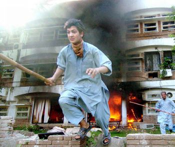Pak suicide blast kills ten, including election candidate