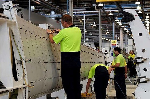 Boeing to cut 1000 jobs at Port Melbourne