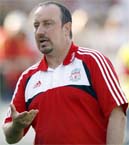 Benitez hails team spirit as Liverpool go top 