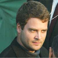 Rahul forces pilot to land chopper in zero visibility