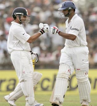 Dravid, Tendulkar spearhead India to dominant 278-4 in Hamilton Test