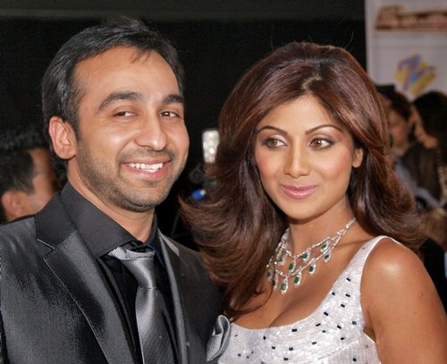 Raj’s Birthday Surprise For Shilpa
