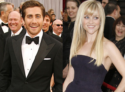 Reese Witherspoon And Jake Gyllenhaal Kissing. Witherspoon, Gyllenhaal split