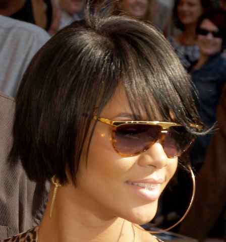 Rihanna wows London audience