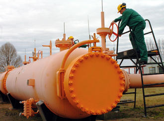 Czechs report sharp gas supply drop amid Russia-Ukraine row 