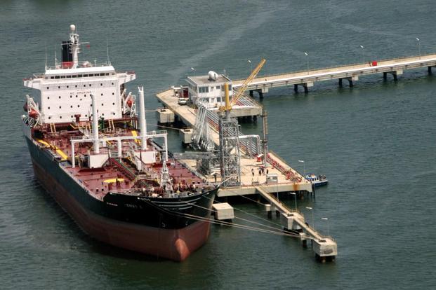 Pirates kidnap five crew members off Niger Delta 