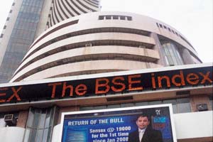 Sensex slips on profit booking