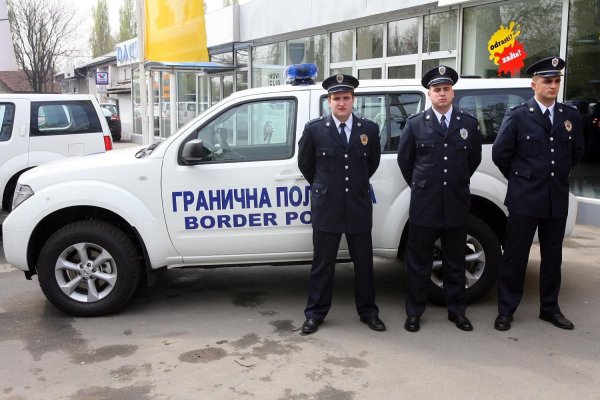 Serb police patrols 