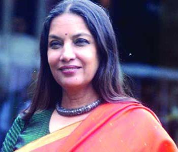 Shabana Azmi cheers for Anita Dongre at WIFW