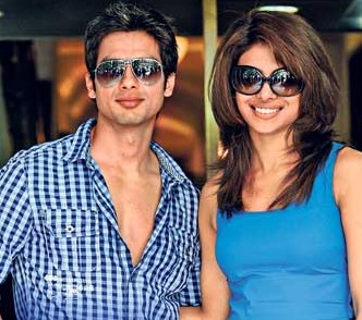 Priyanka Chopra Not With Shahid Kapoor In Chandigarh!