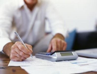 Shareholders must pay bigger role in remuneration policy, poll
