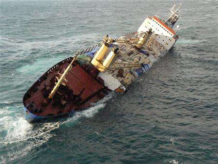 Ship-sinks-Lebanon Beirut