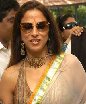 Shobha De Net Worth