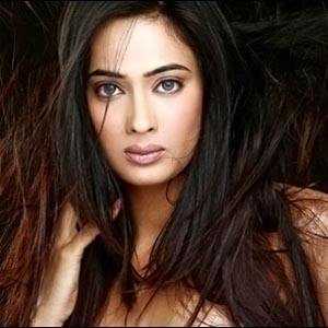 Shweta Tiwari Lodges Complaint Against Raja Chaudhary!