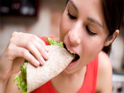 Midnight Snacking Increases The Risk Of Tooth Loss