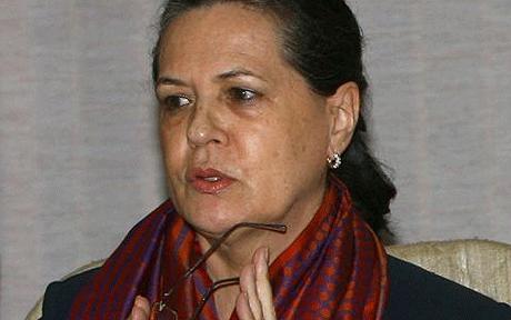 Sonia Gandhi meets party leaders to access poll performance