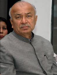 Andhra’s non-gazetted officers meet Shinde to oppose creation of Telengana 