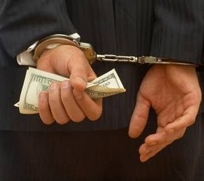 US DoJ arrests three for identity theft and tax fraud