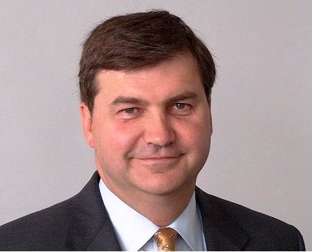 HP’s PC chief Todd Bradley: HP could "hardly call Surface competition” 