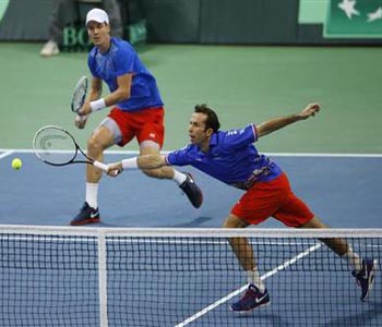 Czech Republic lead Netherlands 2-1 in Davis Cup