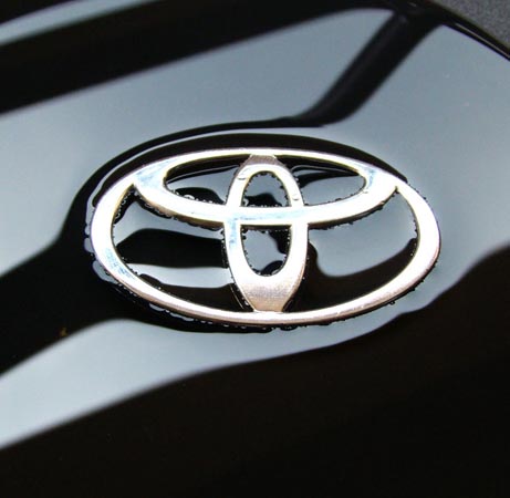 Toyota announces price for new fuel cell car at $70K