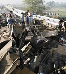 12 injured as passenger train derails in Tamil Nadu